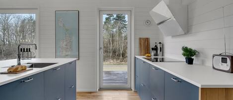 Réfrigérateur, four, plaque de cuisson, lave-vaisselle