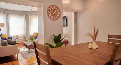 Cozy apartment 1st 10min Walk Downtown | City View