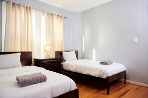 2 bedrooms, desk, iron/ironing board, free WiFi