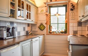 Réfrigérateur, four, plaque de cuisson, lave-vaisselle