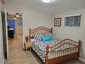 2 bedrooms, desk, free WiFi, bed sheets