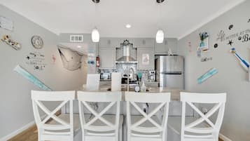 Panoramic Apartment, Fireplace, Bay View | Private kitchen | Full-size fridge, microwave, oven, stovetop