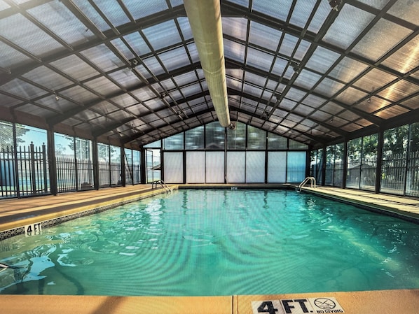 Piscine couverte, piscine extérieure