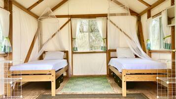 6 bedrooms, WiFi, bed sheets