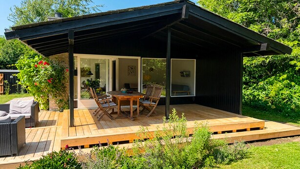 Outdoor dining - Nice home in Tisvildeleje with WiFi (Tisvildeleje)