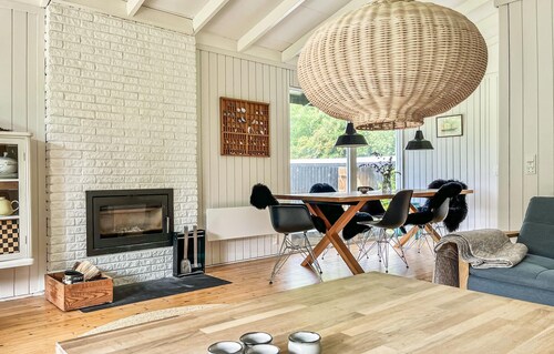 Nice home in Tisvildeleje with WiFi