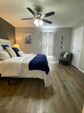 3 室のベッドルーム、アイロン / アイロン台、旅行用ベビーベッド、WiFi