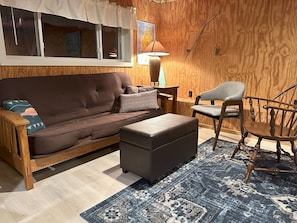 Smart TV, books, printers - Private Lakefront House: Fish, Kayak, Pets and EV Charge (Charlevoix)