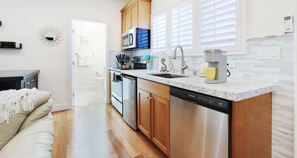 New & Private Guesthouse: Gated, AC+Washer+Dryer, easy Parking in Cambrian Park