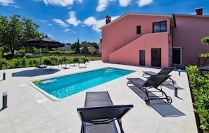 Pool - Beautiful apartment in Labin (Labin)