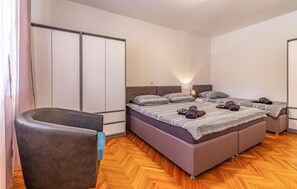 2 habitaciones, tabla de planchar con plancha y wifi gratis 
