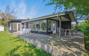 Outdoor dining - Nice home in Samsø with kitchen (Samsø)