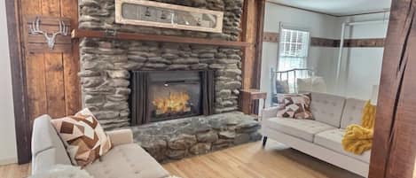Smart TV, fireplace