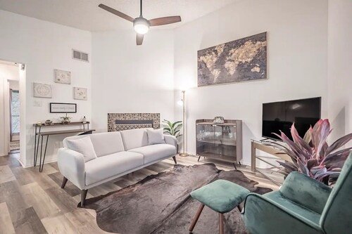 Lovely and modern two bedroom condo