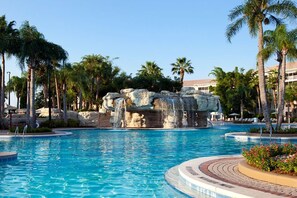Outdoor pool, a heated pool - 1 bedroom premium villa for rent, near Disney World Orlando (Orlando)