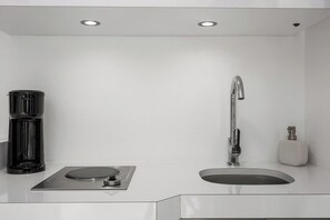 Microwave, stovetop, coffee/tea maker, cookware/dishes/utensils - Exclusive Hilltop • Heated Private Pool + Parking (Añasco)