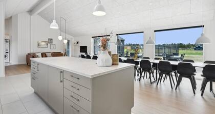 Gorgeous home in Nørre Nebel with sauna