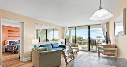 Direct Oceanfront Condo W/ Private Balcony, Heated Pool & Spa-like Hot Tub ☀️