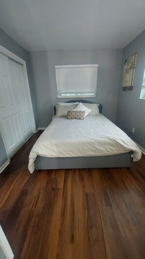 1 makuuhuone, silitysrauta/-lauta, ilmainen Wi-Fi, vuodevaatteet