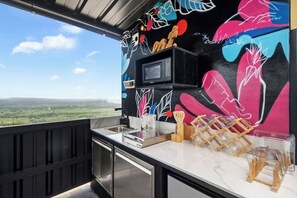 Micro-ondas, cooktop, cafeteira/chaleira