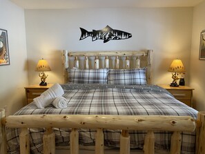 3 bedrooms, desk, iron/ironing board, free WiFi