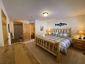 3 bedrooms, desk, iron/ironing board, free WiFi