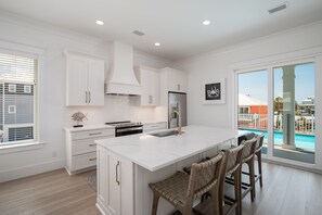 Fridge, microwave, oven, stovetop - Luxury Beach Home with Private Pool, Golf Cart and Bikes
 (Navarre)