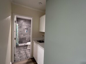 淋浴設備、風筒、提供毛巾、番梘