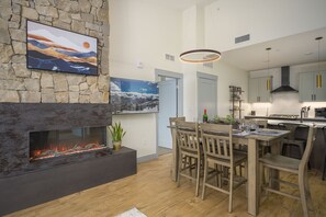 Dining - Timber Fox 1403 downtown Winter Park - Community Hot Tub (Winter Park)