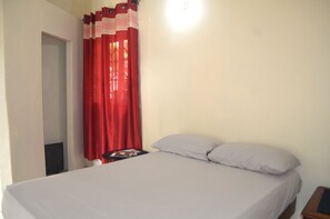 1 bedroom, WiFi, bed sheets - Lovely studio unit in Mineral Heights Near May Pen (Clarendon)