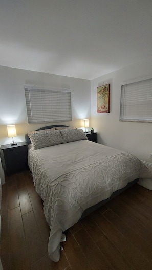1 bedroom, desk, free WiFi, bed sheets