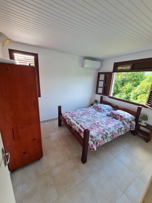 3 chambres, fer et planche à repasser, lit parapluie, Wi-Fi