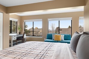 5 chambres, bureau, fer et planche Ă repasser, lit parapluie