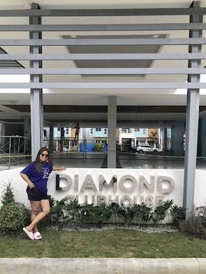 Exterior detail - BRAND NEW HOME- 2 Minutes from Davao Int'l Airport W/ SWIMMING POOL & BALCONY (Davao City)