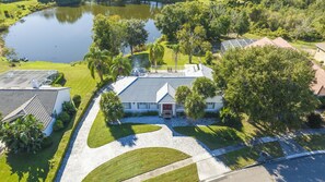 Exterior - Located in the best Orlando area , Dr. Phillips , exclusive  water view location (Orlando)
