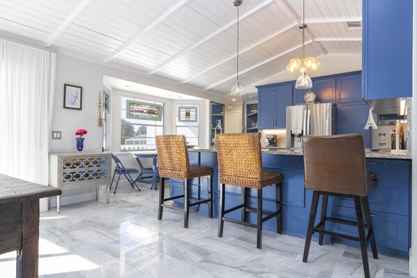 Private kitchen - Located in the best Orlando area , Dr. Phillips , exclusive water view location (Orlando)