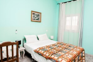 3 dormitoris, escriptori, wifi i roba de llit 