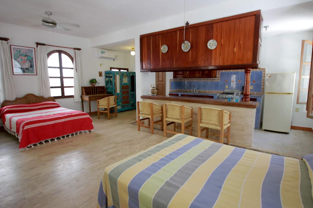 Standard Room | Minibar, WiFi (free), bed sheets