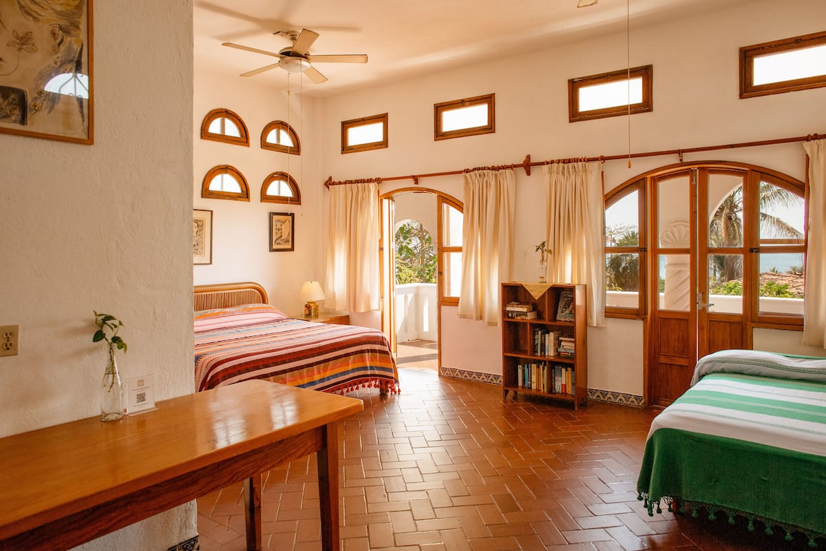 Superior Room | Minibar, WiFi (free), bed sheets