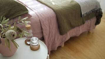 3 slaapkamers, een strijkplank/strijkijzer, wifi, beddengoed