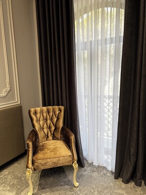 Deluxe Double Room | In-room safe, iron/ironing board, free WiFi, bed sheets - Continental Hotel (Samarkand)