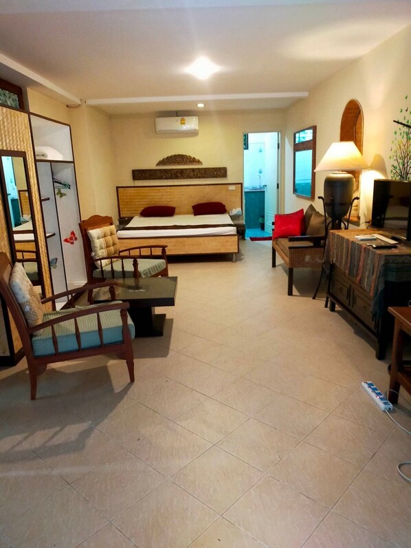 2 bedrooms, bed sheets