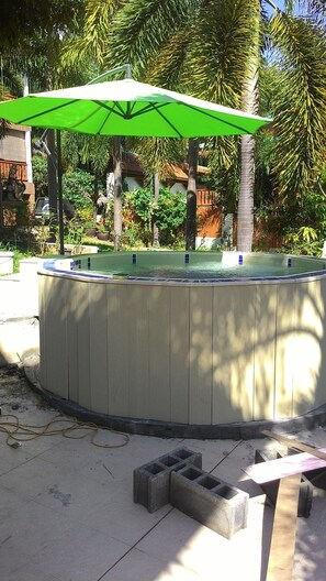 Bañera de hidromasaje exterior