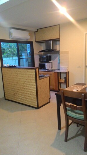 Dining - Private' - Fenced', 200 mt from Lamai Beach South (Koh samui)