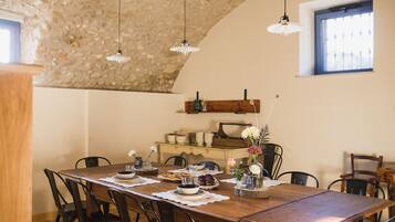 Café da manhã continental grátis todos os dias