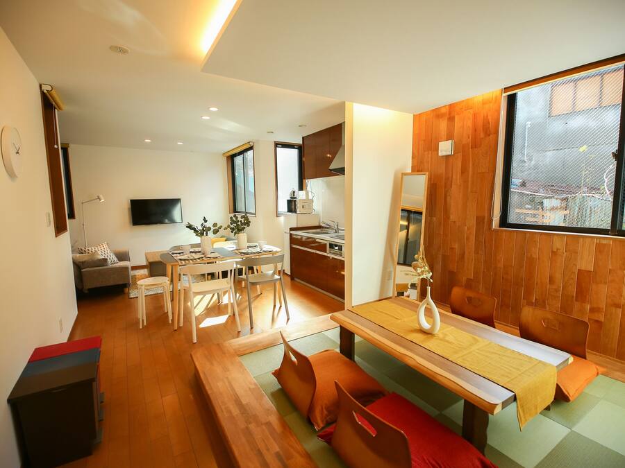 Iron/ironing board, free WiFi