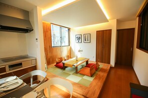 Iron/ironing board, free WiFi - PrimeRoomBeppu TATAMIsuite (Beppu)