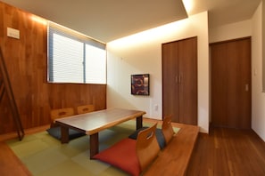 Iron/ironing board, free WiFi - PrimeRoomBeppu TATAMIsuite (Beppu)