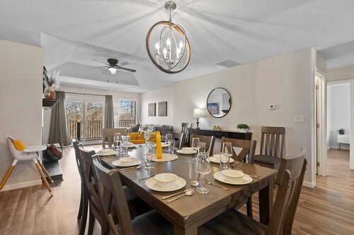 Modern Branson Family Cabin | Game Room | Sleeps 12