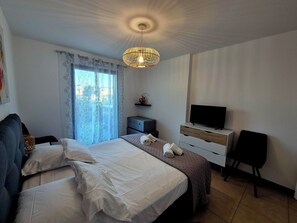 1 غرفة نوم ومكواة/لوح كي وسرير سفر وواي فاي مجانًا